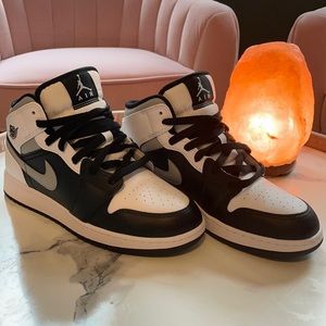 Jordan 1 Mid